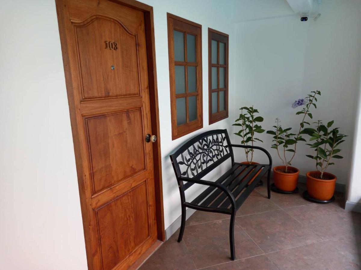 Valentier Cafe And Hotel Chiang Mai Dış mekan fotoğraf