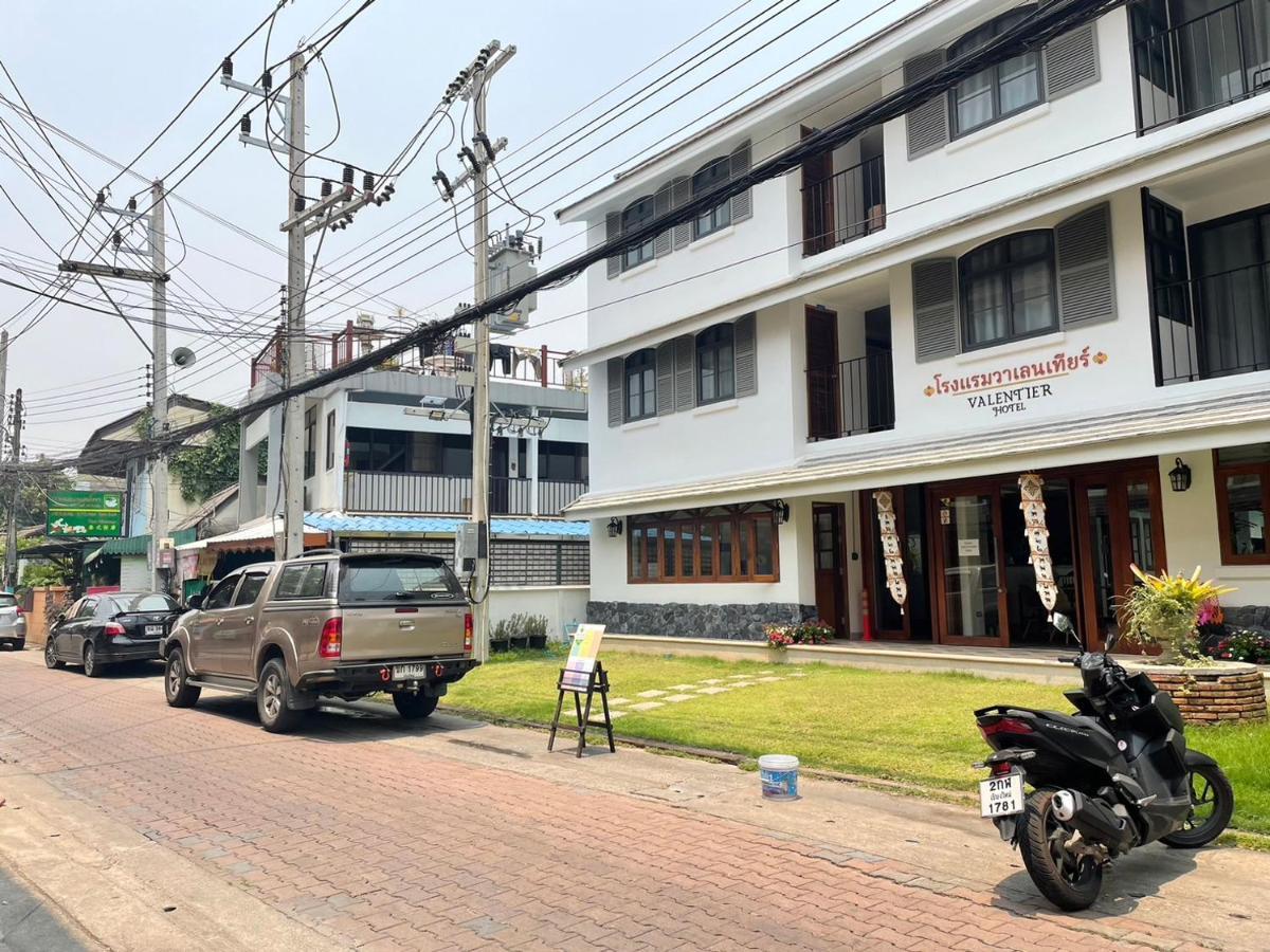 Valentier Cafe And Hotel Chiang Mai Dış mekan fotoğraf